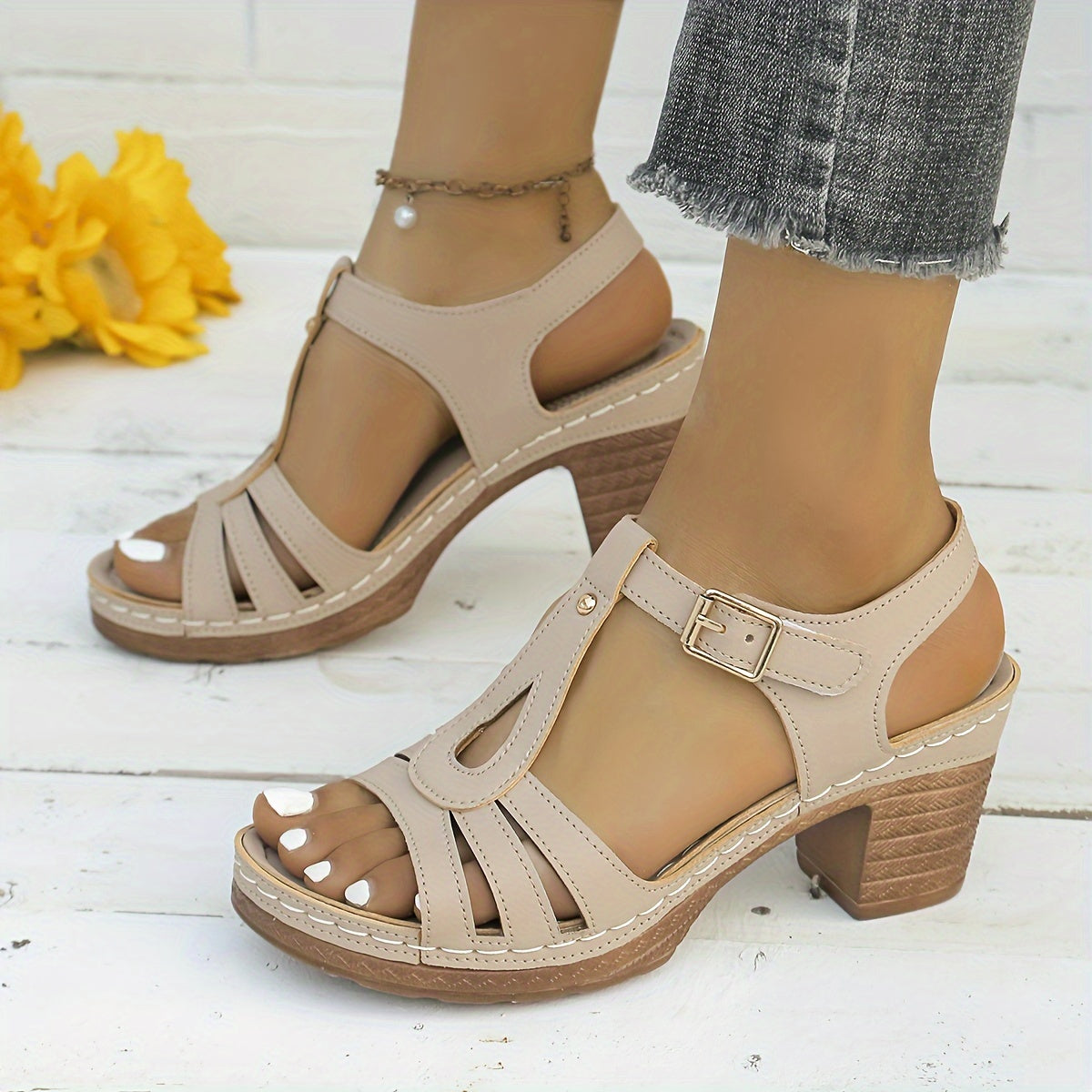 Sierra Classic Buckle Sandals | Women's Footwear
